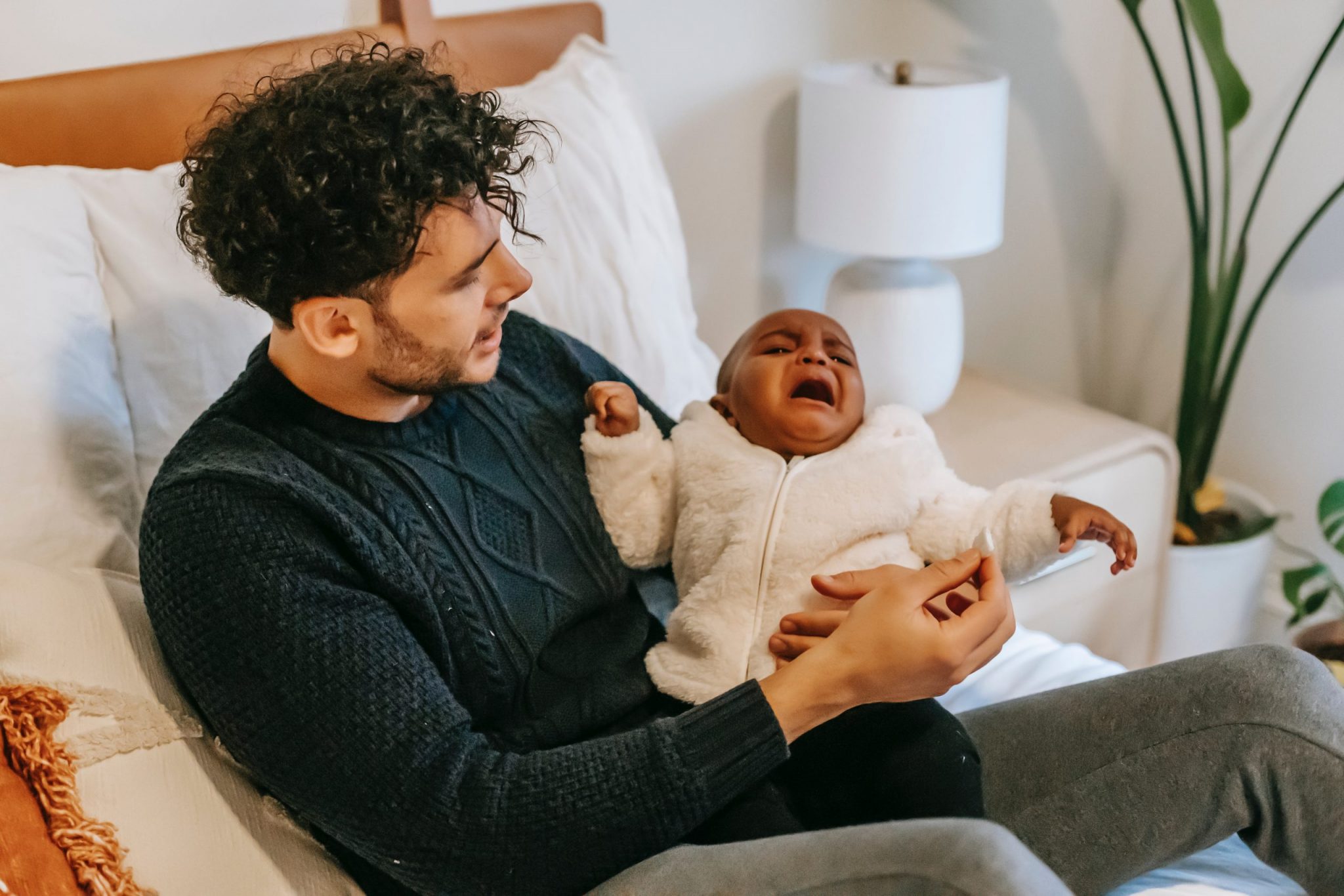 Baby wakes up deals crying every 15 minutes